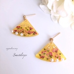 トライアングルイエローflowerピアス／イヤリング/ノンホールピアス