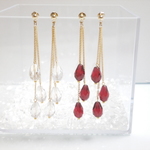 揺れるピアス
