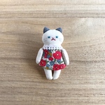 猫のブローチ