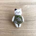 猫のブローチ