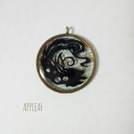 切り絵のネックレス／管狐