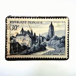 フランス　「城」切手ブローチ 069