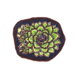 センペルビウムの刺繍ブローチ