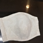 白のラメ入りのレース　マスク