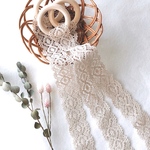 simple lace holder