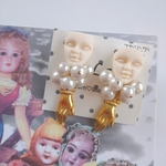 顔 パール ハンドピアス／イヤリング