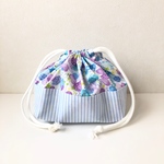 イチゴちょうちょ青のお弁当袋 