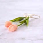 チューリップのピアス／イヤリング〈pink〉