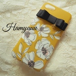 〈マスタードイエロー〉線画フラワー　ブラックリボン　イニシャル付 iPhone 7/8/新SE ケース