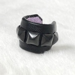 ALL BLACK ピラミッドレザーイヤーカフ