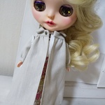 コートワンピース　おまけヘアアクセ　ブライス　アウトフィット　ベージュ　服　トレンチコート　ギャザー　コート