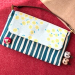 Nintendo Switch（携帯モード）＆Switch lite サイズ　ミニバッグ×フェルトくるみボタン　ワンコしっぽくるん
