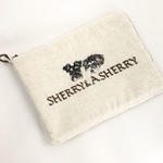 sherry1106様オーダー品☆犬の手刺繍のポーチ