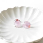 桜ひとひら硝子ピアス