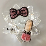 「お得」ビーズ刺繍のブローチ　-女の子セット　リボン&マニキュア-