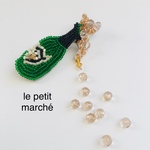 ポンっと！シャンパンのビーズ刺繍ブローチ