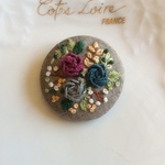 刺繍ブローチ