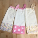タオルエプロン　食事エプロン　小花柄💐　水玉　イチゴ🍓　女の子　3枚セット