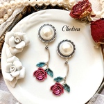 【再販】ヴィンテージ風 一輪の薔薇とゴシック調パールカボションの大ぶりシルバーイヤリング ピアス