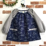 長袖スモック・デニム風  カッコいい恐竜×グレー(120size)