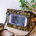 【再販1】透明ポケットに入れたままスマホが操作できるスマホポシェット/デジタル迷彩