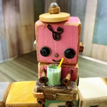 抹茶ラテを持ったロボットさくらちゃん☆