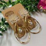 フラワーカボション×パールの大ぶりピアス・イヤリング♡
