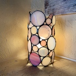 ステンドグラスの置き型ランプ