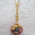 <chloe様オーダー品>☆さくさくデニッシュ＆たっぷりフルーツキーホルダー！☆