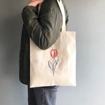 【人気◎チューリップ シンプルカラー刺繍BAG】A4サイズ　ハンドメイド　エコバッグ / かわいい / シンプル / お洒落 / トートバッグ / お花柄 / フラワー