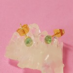一点物です♪宝石質 エメラルド 天然石 ステンレス シンプル スタッドピアス