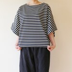 たっぷり袖のドルマン　トップス　紺×白ボーダー