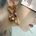 大ぶりゴールド✖︎パープルアシンメトリーピアス