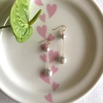 クリスタルパールのピアス/イヤリング【grey with pink】