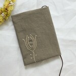 文庫本　ひとつの花　手刺繍　ブックカバー　