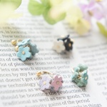 ぷち小花のカラフルレザー ノンホールピアス