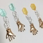 ネイルハンド お手々 × 天然石 ジャラジャラ ピアス/イヤリング ゴールド レッド 赤