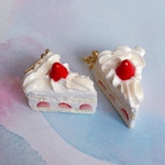 ショートケーキのピアス