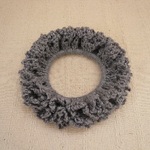 パープルグレーのクロッシェフリルシュシュ