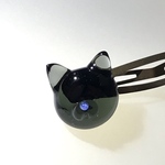 黒猫のヘアピン