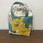 新柄♡　洗える！保冷お弁当用トートバッグ　オリエンタルフラワー　ベージュ系×エメラルドグリーン系