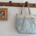 （リバティビニコ）可愛いファスナー付きトートバッグ（S)