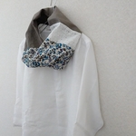 ギフトにも♪人気商品 リバティ×リネン スヌード ダークピスタチオ 白刺繍カットレースmix  