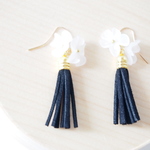 お花と黒タッセル ピアス【限定】