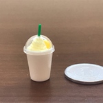 ミニチュアレモンクリームドリンク蓋付き