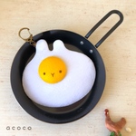 ふわとろめだまやきウサギちゃんのポーチ
