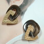 アクリルチェーン×三角ラタンピアス イヤリング