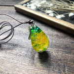 雫ペンダント「glass lemon」葉っぱチャーム付き