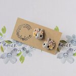 花冠のうさぎピアス/イヤリング（グレー）