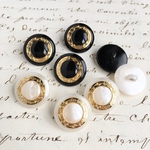 ■NEW■18mm■8個入■ ボタン　ブラック&ホワイトセット　 [200327-18] ピアスに!! 